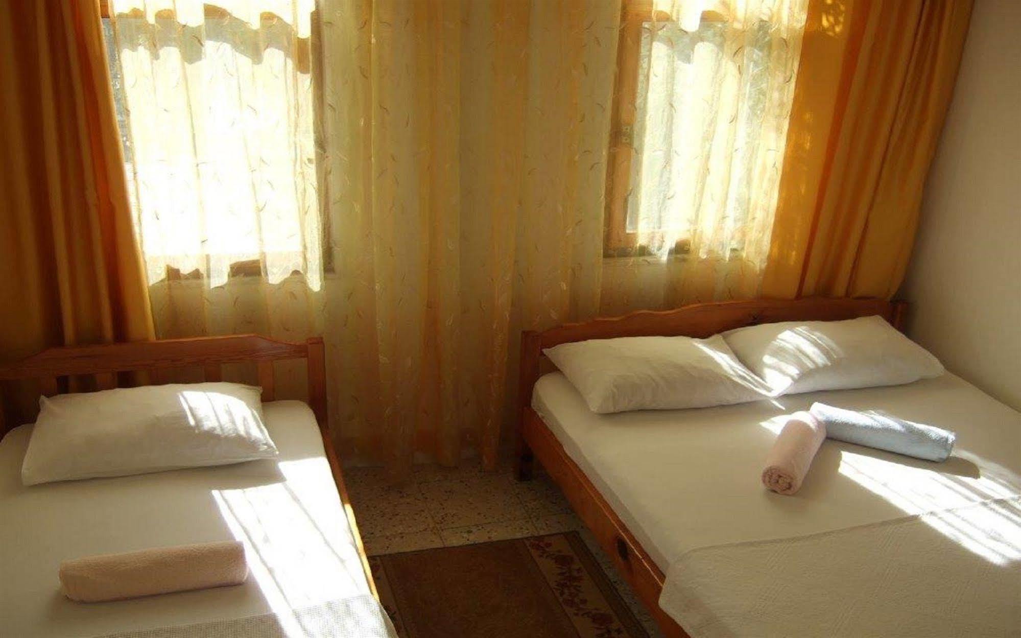 Ferah Hostel Monica'S Place Fethiye Exterior foto
