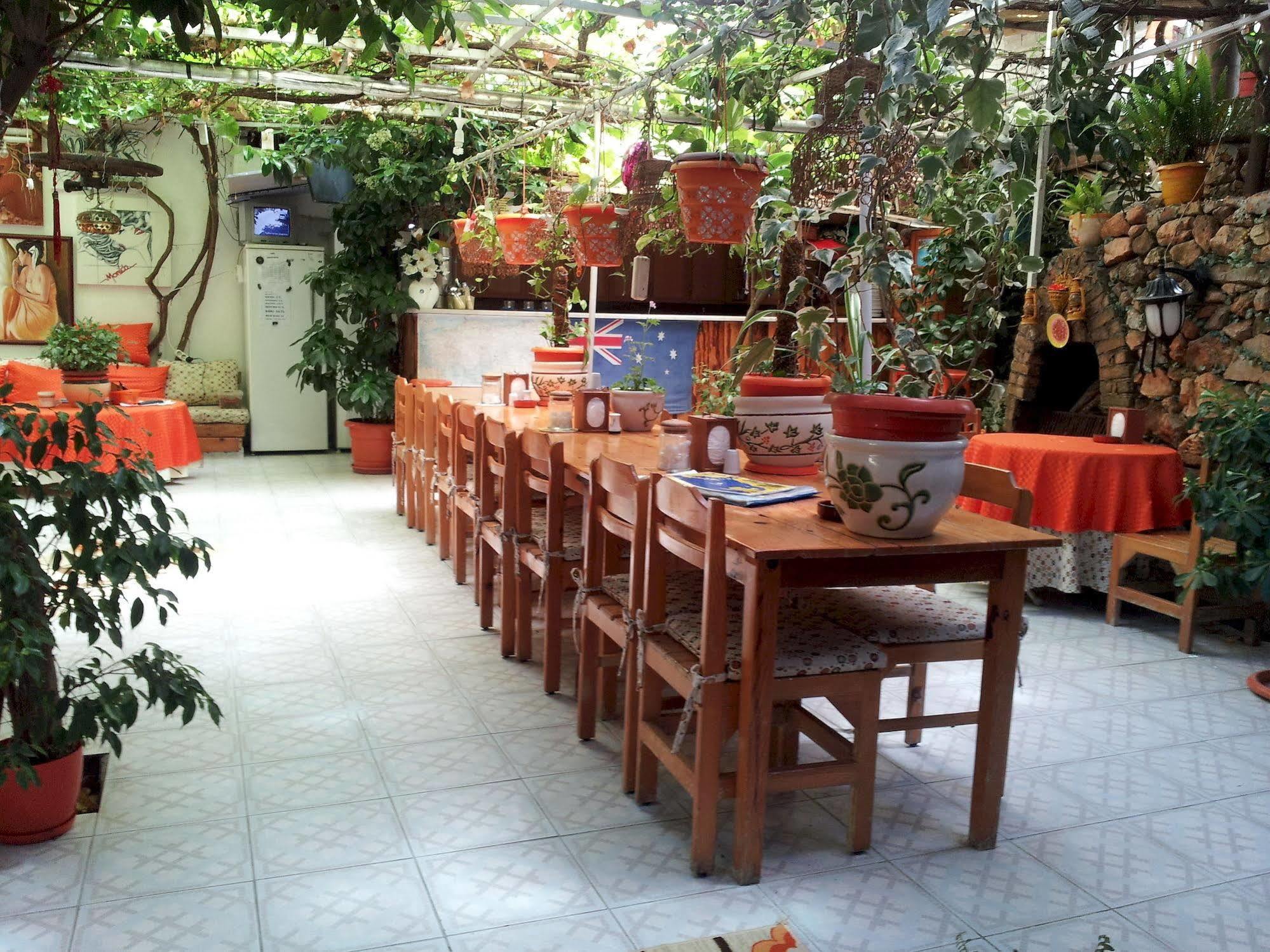 Ferah Hostel Monica'S Place Fethiye Exterior foto